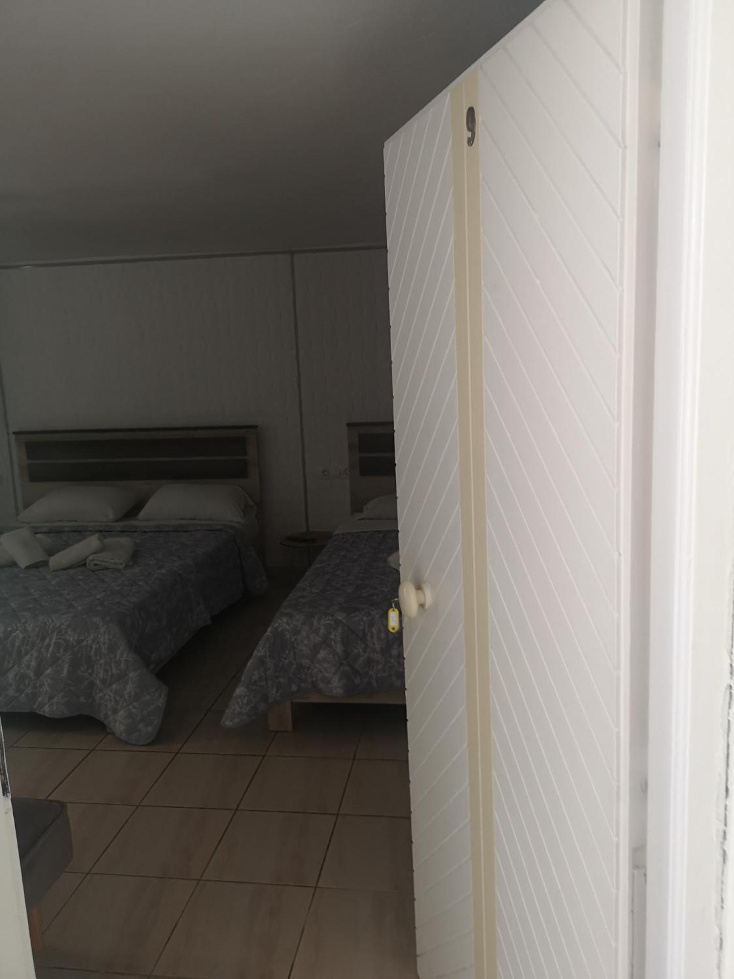 Hotel Gatos Beach Pefkochori Habitación foto
